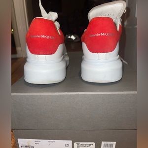 Alexander McQueen
Oversized Sneakers